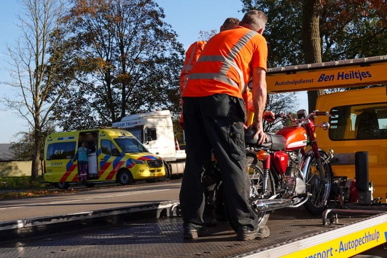 De motor wordt afgevoerd (foto: Harrie Grijseels/SQ Vision).