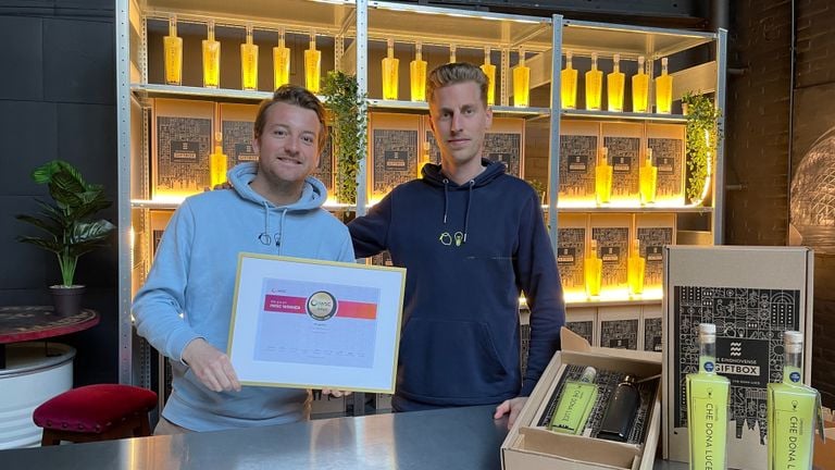 Nick en Harrie met de award voor de beste limoncello.