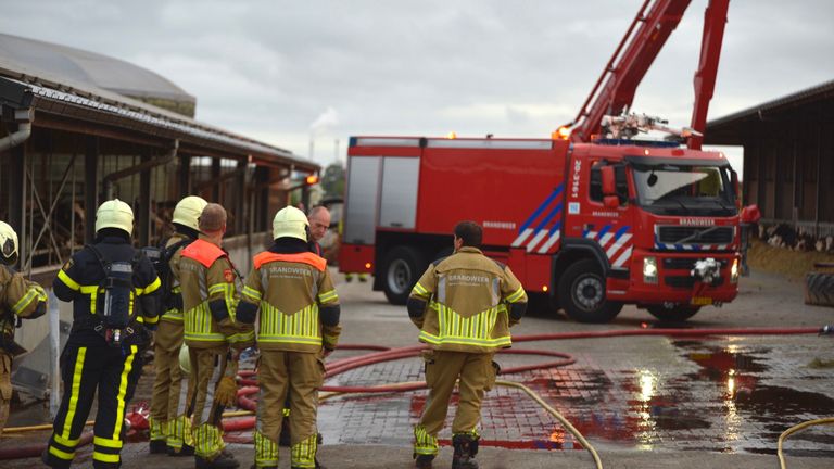 Vanwege de brand in Sprundel werd de brandweer opgeroepen (foto: Perry Roovers/SQ Vision).