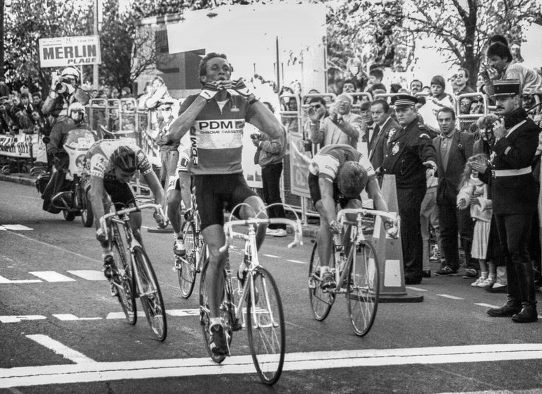 Op 9 juli 1987 won Adrie van der Poel zijn eerste Touretappe (foto: Cor Vos). 