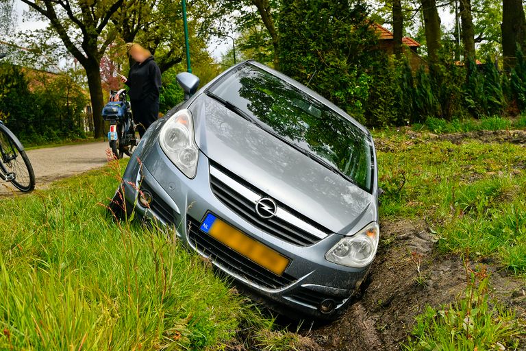 Het ging mis aan de Keersop in Riethoven (foto: Rico Vogels/SQ Vision).