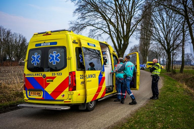 Er werden diverse ambulances ingezet (foto: SQ Vision).