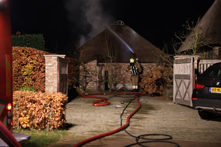 De brandweer in actie (foto: Sander van Gils/SQ Vision).