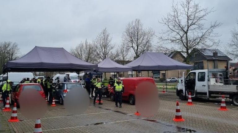 Een beeld van de controle in Hoogerheide (foto: politie.nl).