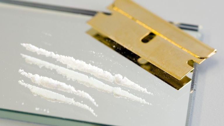 Lijntjes cocaïne (archieffoto: ANP 2008/Lex van Lieshout).