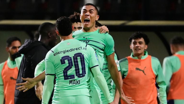 Máxi Romero en Carlos Vinícius, de matchwinners van PSV tegen NEC (foto: ANP 2021/Olaf Kraak).