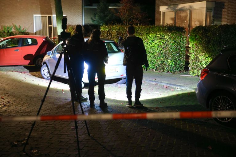 Explosie zorgt voor veel schade bij een huis in Sint-Oedenrode (foto: Sander van Gils/SQ Vision).