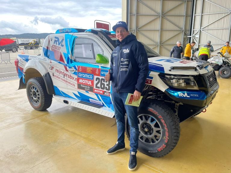 Ronald van Loon bij de Dakar Rally.