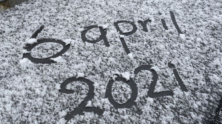 Sneeuw op 'derde Paasdag' (foto: Martijn Steenhuisen).