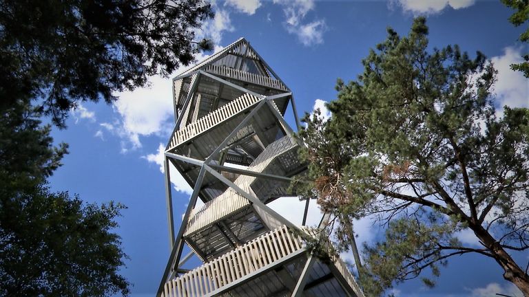 De nieuwe brandtoren op de Kalmthoutse Heide die dit voorjaar in gebruik werd genomen. (foto: Raoul Cartens)