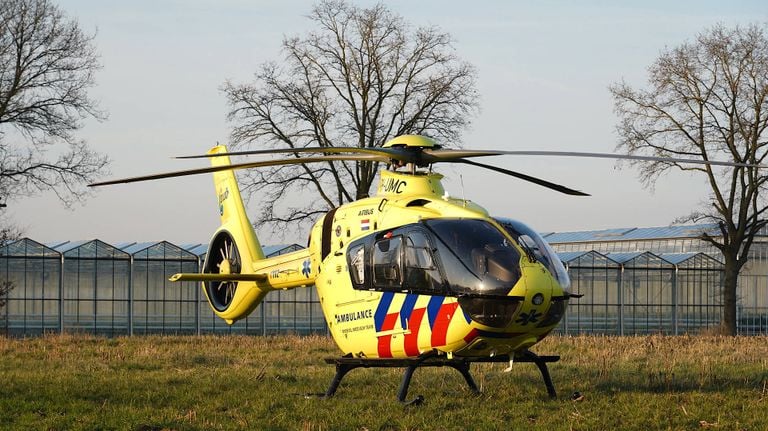 Ook een traumaheli werd ingeschakeld (foto: Jeroen Stuve/Persbureau Heitink).