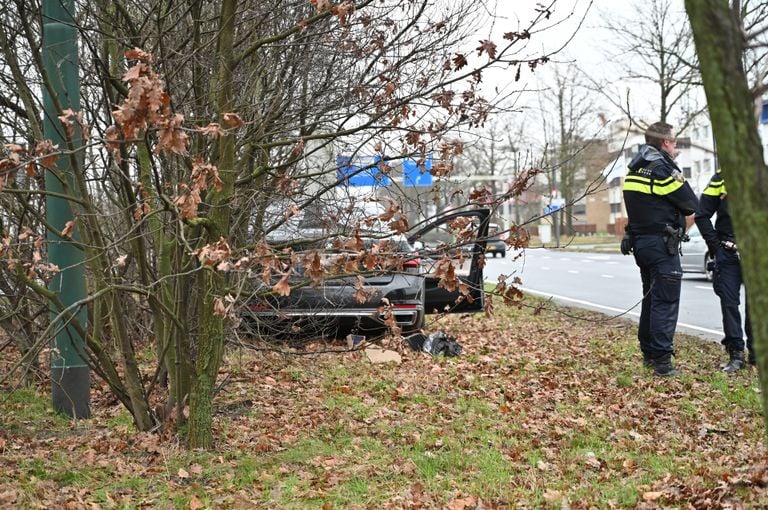 Volgens een 112-correspondent zou de auto een nieuwwaarde hebben van anderhalve ton (foto: Perry Roovers/SQ Vision).