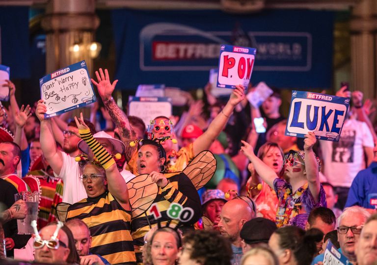 Het publiek in Blackpool genoot van de finale (foto: PDC).