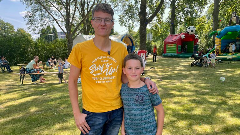 Lenard Schouten en zijn zoon Jonathan (foto: Tonnie Vossen)