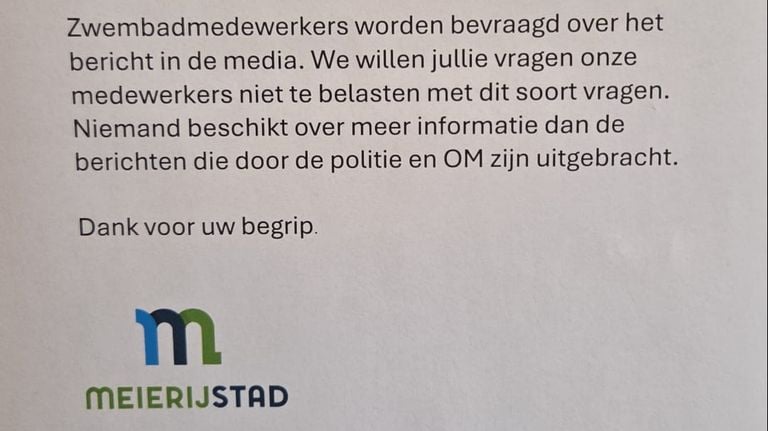 Briefje bij ingang zwembad