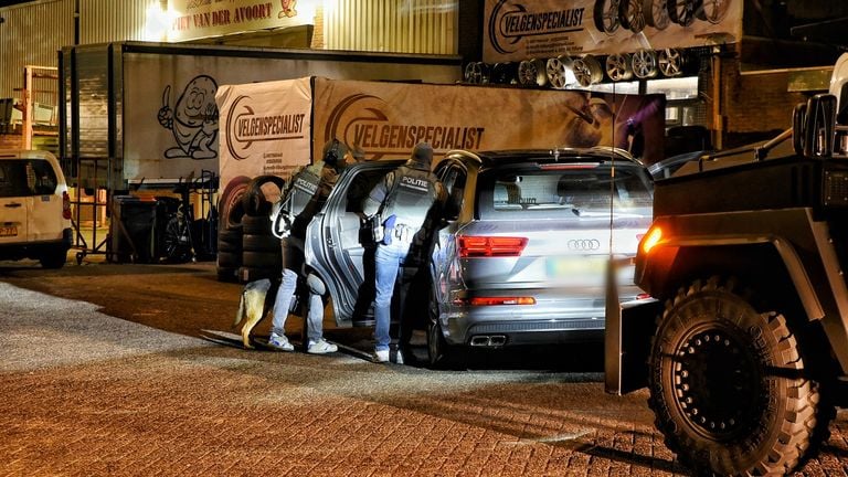 De inval vond plaats aan de Insulindestraat in Tilburg (foto: SQ Vision)