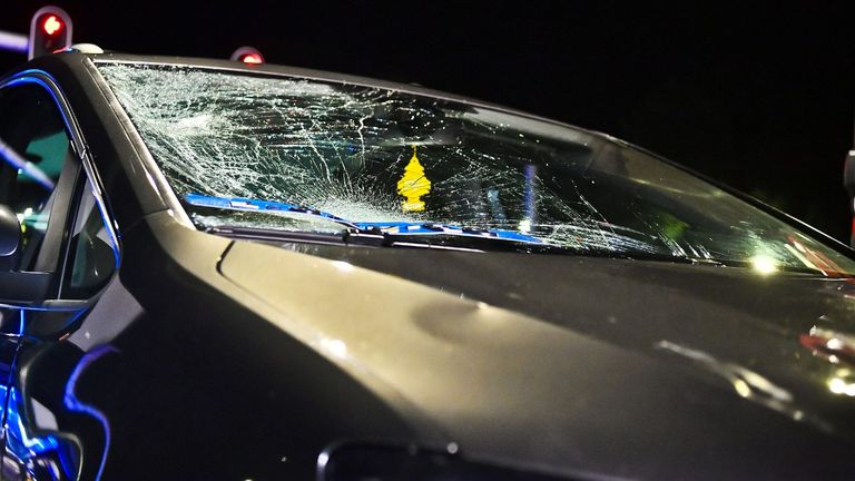 De taxi die bij de aanrijding in Valkenswaard betrokken was kwam uit de richting van Eindhoven (foto: Rico Vogels/SQ Vision).