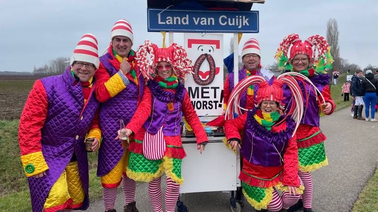 Metworstrenners in Boksmèr (foto: Jos Verkuijlen)