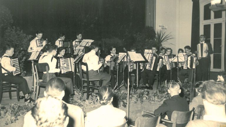 Accordeonorkest in 1958, toen was de muziek nog overal in de stad te horen  
