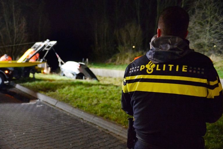 De politie doet onderzoek (foto: Perry Roovers/SQ Vision).