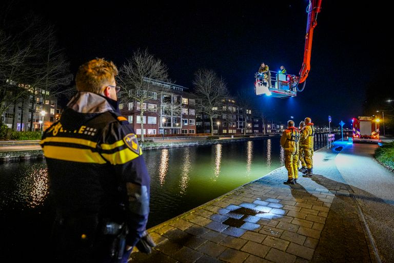 Politie en brandweer namen de melding zeer serieus (foto: SQ Vision).