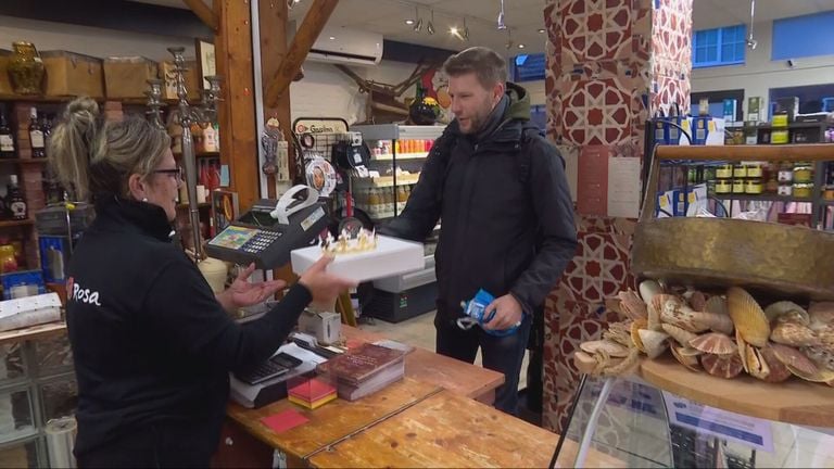 Aan belangstelling voor de zoete lekkernij geen gebrek (foto: Omroep Brabant).