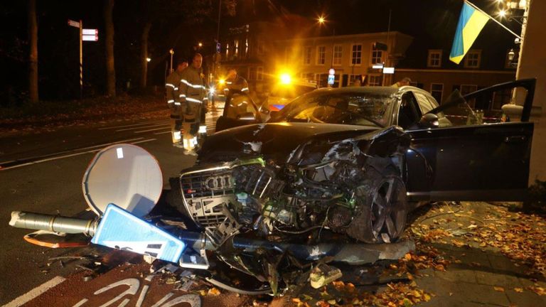 De bestuurder van de Audi heeft pas sinds kort een rijbewijs (foto: Bart Meesters).