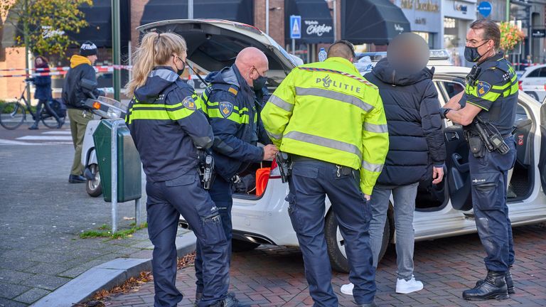 De auto werd ook onderzocht (Foto: SQ Vision/Tom van der Put). 