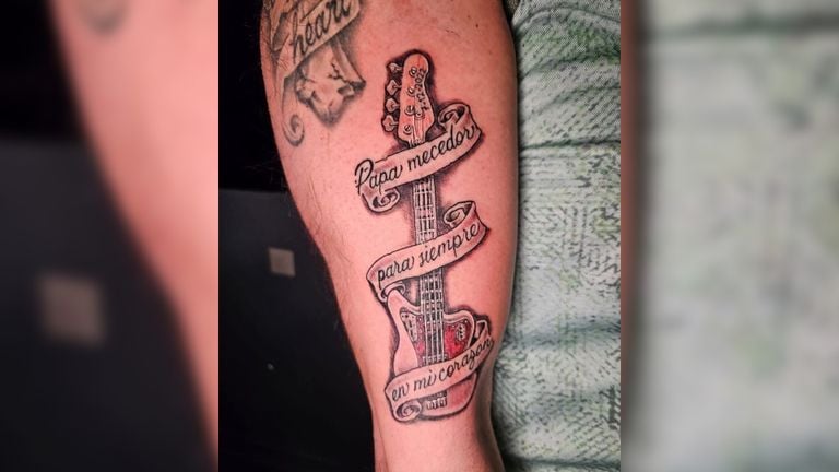 De tattoo van Roberto voor zijn vader (foto: privéarchief)