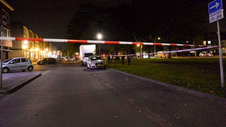 De straat werd afgezet (foto: Perry Roovers/SQ Vision).