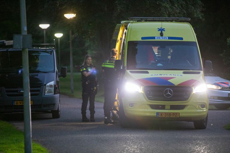 Het slachtoffer werd behandeld en naar een ziekenhuis gebracht (foto: Christian Traets/SQ Vision).