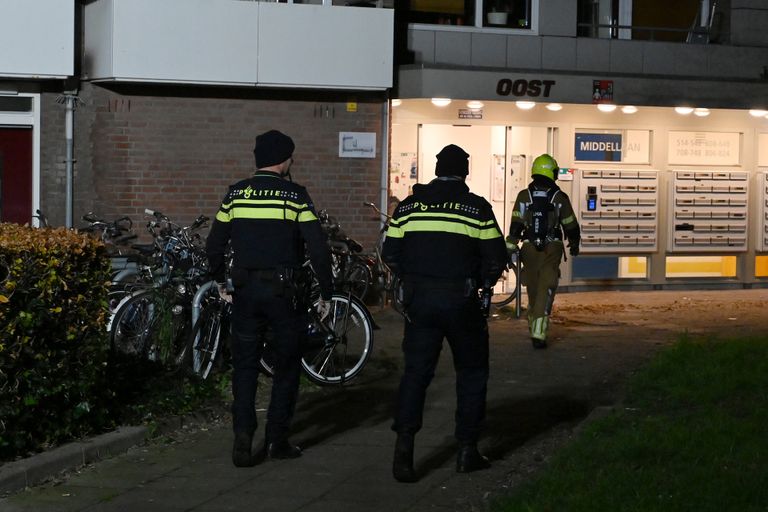 Behalve de brandweer was ook de politie paraat (foto: Perry Roovers/SQ Vision).