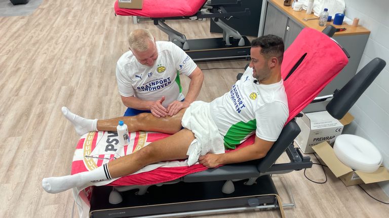 Tot slot nog een massage (foto: Jos Verkuijlen).