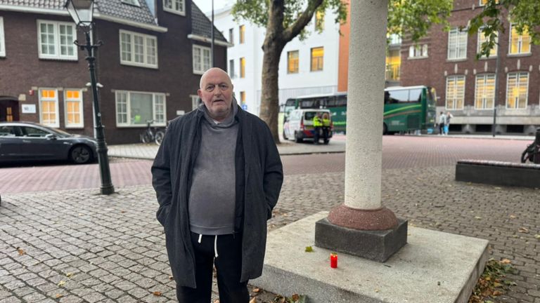 Organisator Frank de Bie wil ook aandacht voor de gijzelaars die nog altijd vastzitten (foto: Omroep Brabant).