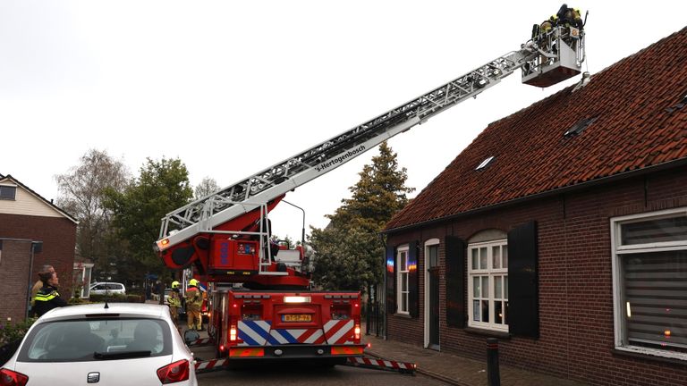 Politie kijkt goedkeurend toe (foto: Sander Van Gils/SQ Vision Mediaprodukties).