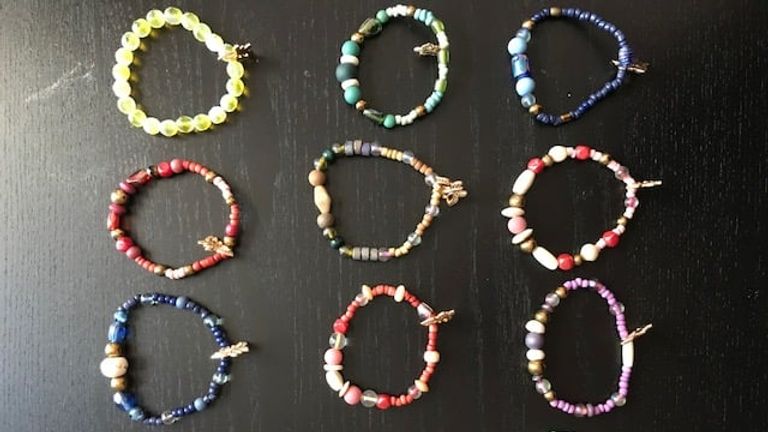 De armbandjes (foto: Debby van Overbeek).