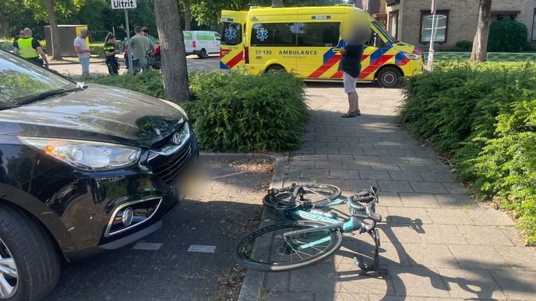 De politie begon een onderzoek (foto: Harrie Grijseels/Persbureau Heitink).
