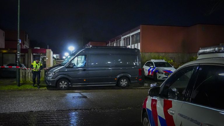 De dode man werd gevonden in een huis aan de Reinoutlaan in Geldrop (foto: SQ Vision).