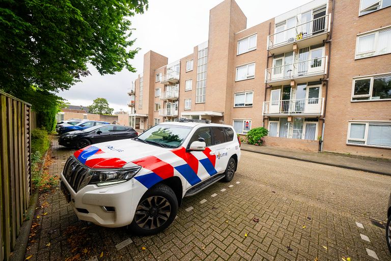 De vrouw werd dood werd gevonden in een huis aan de Beethovengaarde in Oss (foto: Gabor Heeres/SQ Vision).