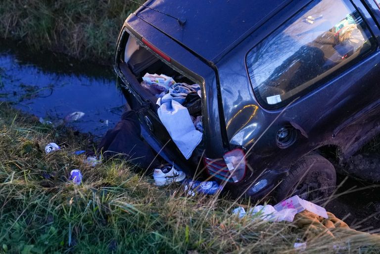 Hoe het ongeluk op de A5-0 bij Schaijk kon gebeuren, wordt onderzocht (foto: Gabor Heeres/SQ Vision).