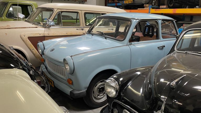 Een deel van de oldtimer verzameling van Stijn Konings