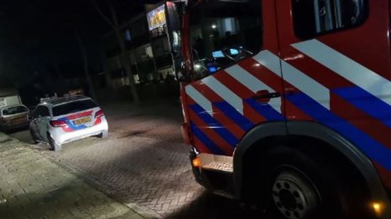 De brandweer ventileerde het huis aan de Mgr. Bekkersstraat in Schijndel (foto: Instagram wijkagent Meierij).