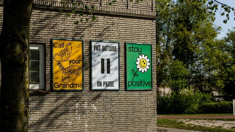 Deze kleurrijke posters hangen in Breda (foto: Graphic Matters).