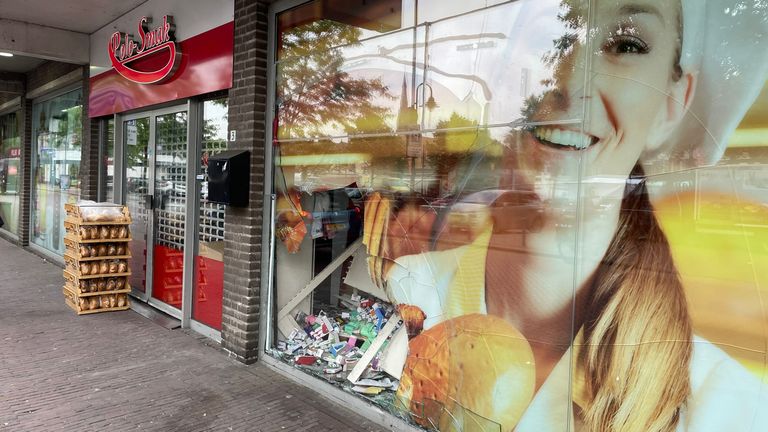 Volgens een buurtbewoner was het rammen van de gevel van de Poolse supermarkt een stom ongeluk (foto: Lola Zopfi).