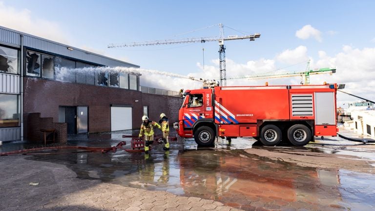 Diverse ruiten zijn gesprongen (foto: Marcel van Dorst/SQ Vision Mediaprodukties).