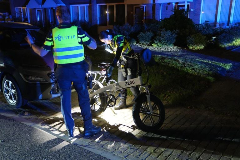 De fatbiker zou over de weg hebben gezwalkt voordat de aanrijding in Budel-Schoot plaatsvond (foto: WdG/SQ Vision).