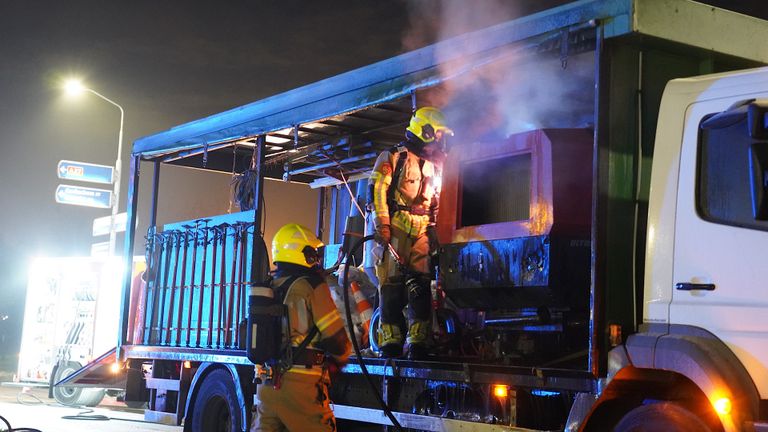 De brandweer had het vuur snel onder controle (foto: Jeroen Stuve/SQ Vision Mediaprodukties).