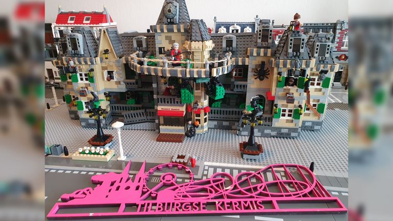 Speciaal voor alle liefhebbers van de Tilburgse kermis: Gerard Verheek maakte een LEGO-versie van het spookhuis 'Haunted Mansion'.