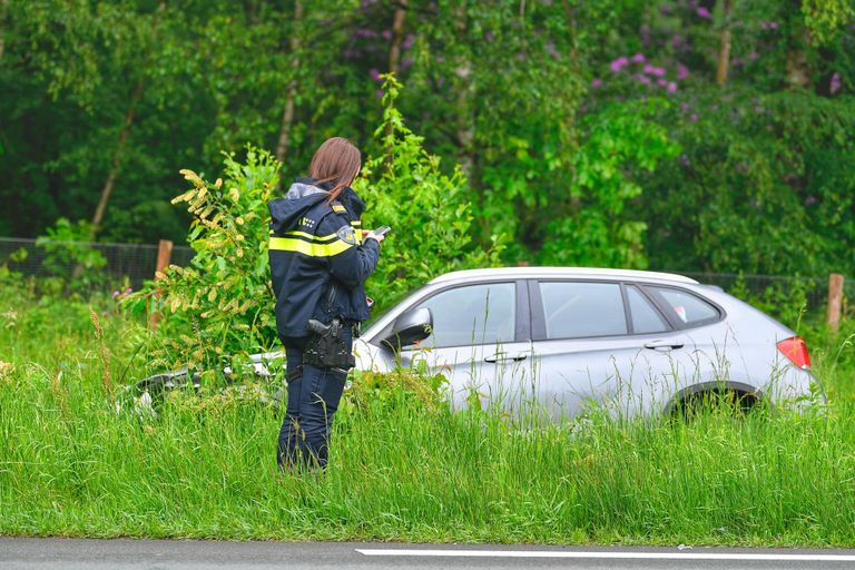 De politie doet onderzoek (foto: Rico Vogels/SQ Vision).