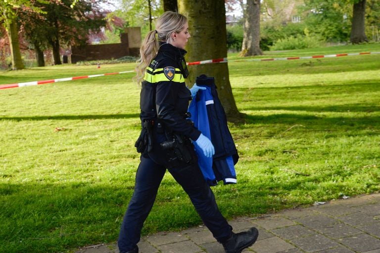 De politie onderzoekt wat er aan de mishandeling voorafging (foto: Perry Roovers/SQ Vision).